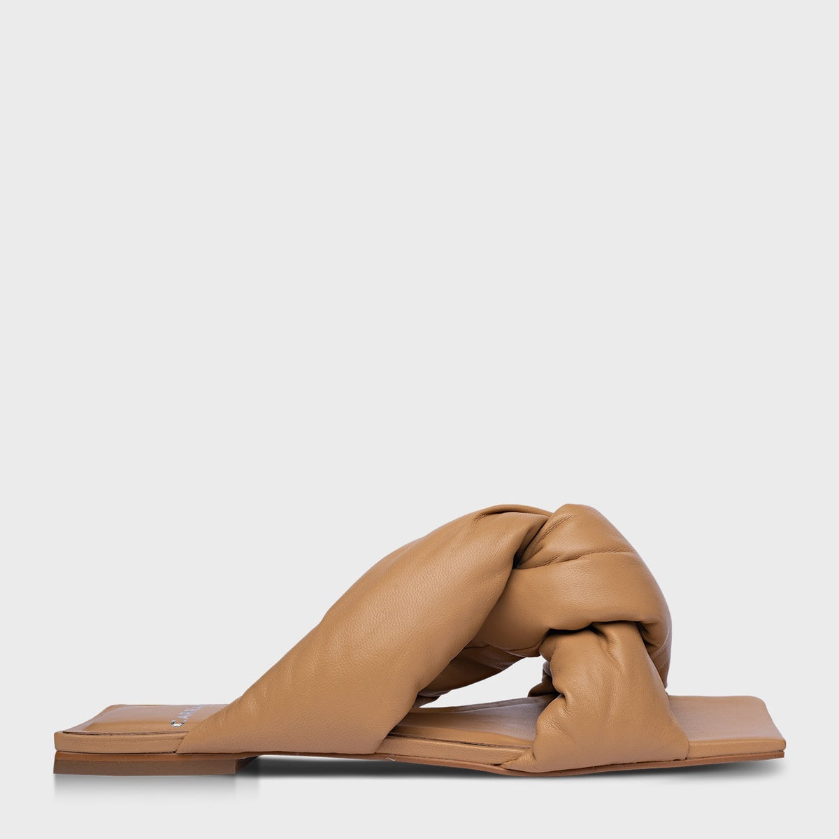 CARRANO | FLAT PUFFY TWIST COURO BEIGE CROISSANT