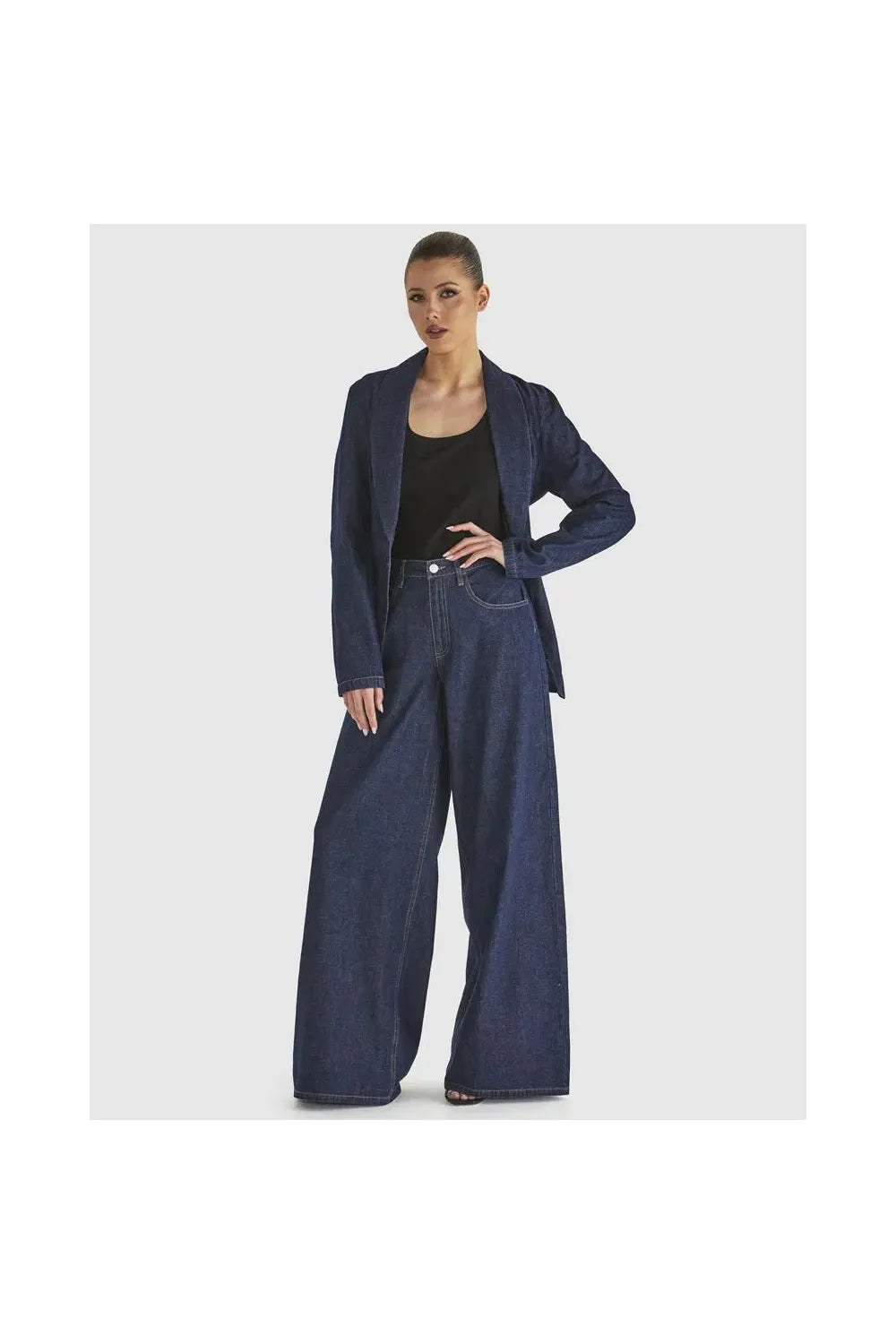 FATE & BECKER | SOARING BLAZER