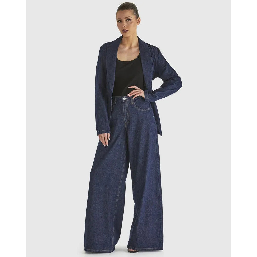 FATE & BECKER | SOARING BLAZER