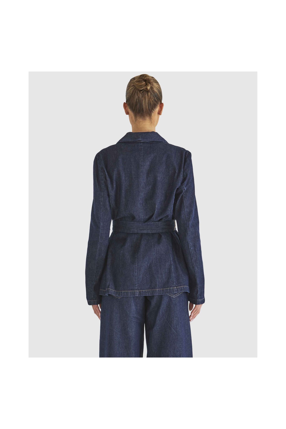 FATE & BECKER | SOARING BLAZER