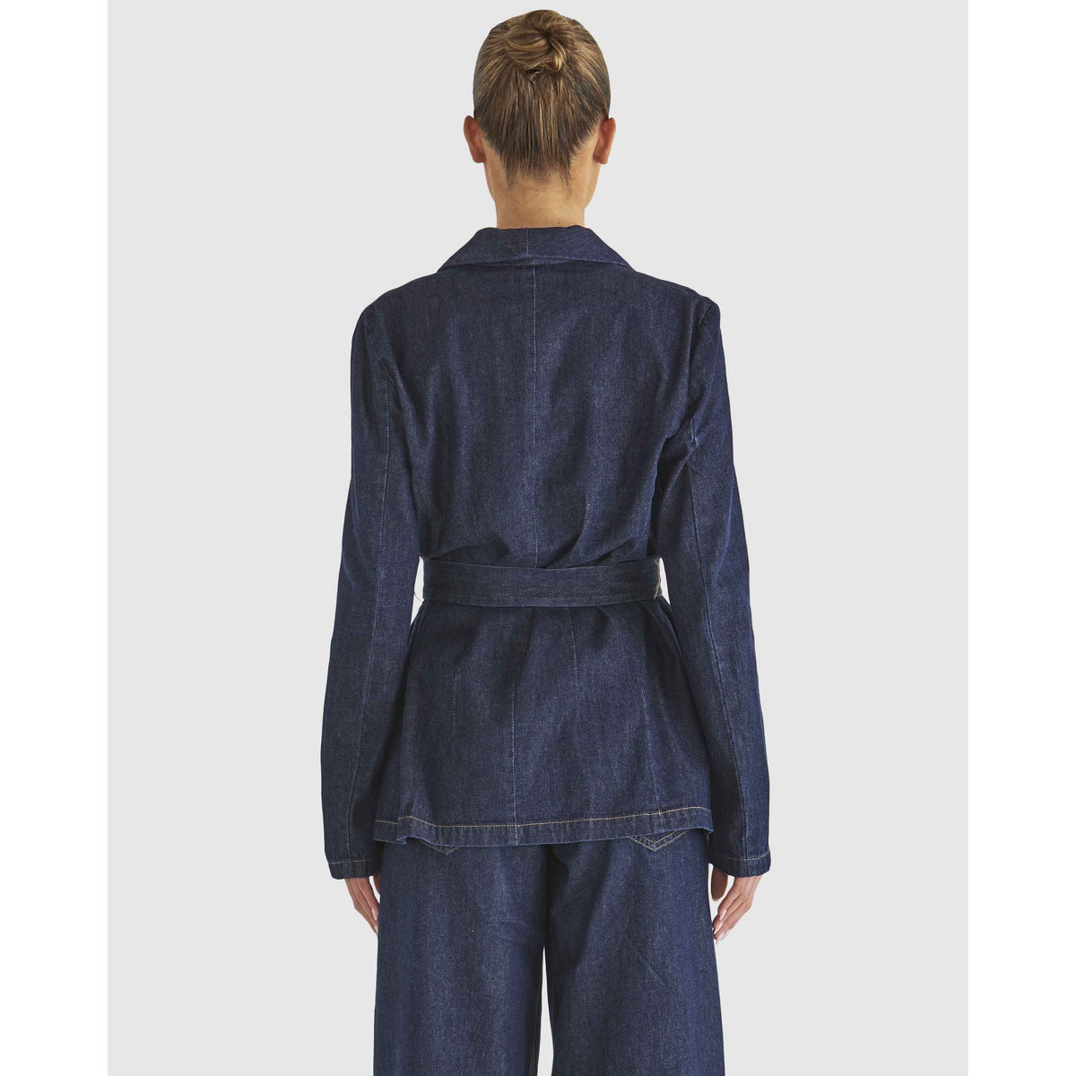 FATE & BECKER | SOARING BLAZER