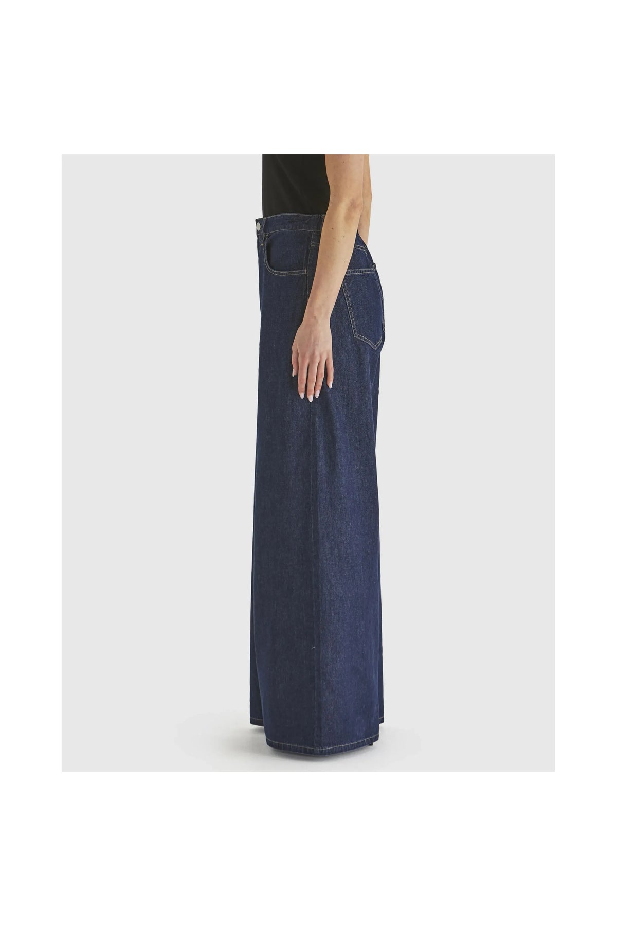 FATE & BECKER | SOARING JEAN