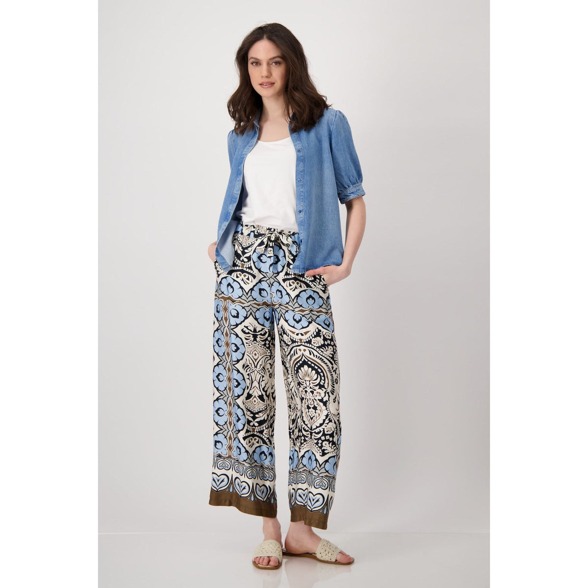 MONARI | ROUND NECK BLOUSE