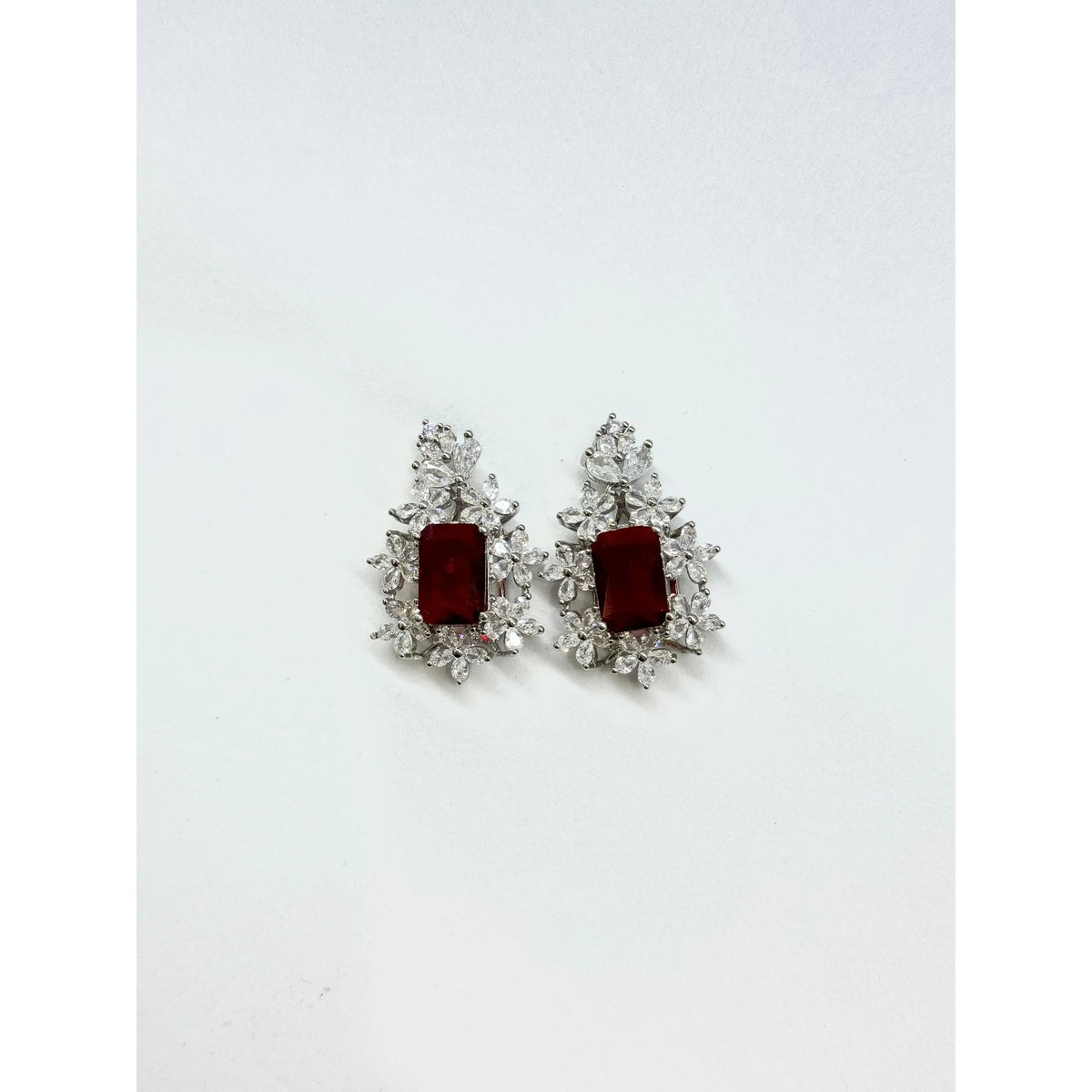 VLORA | CUBIC ZIRCONIA STUD - Scarlet