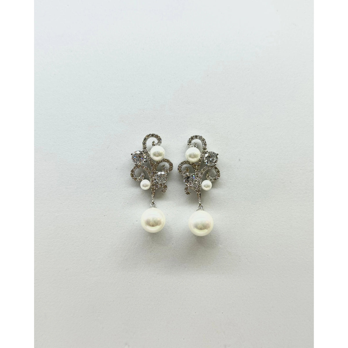 NINA | PEARL DROP EARRING