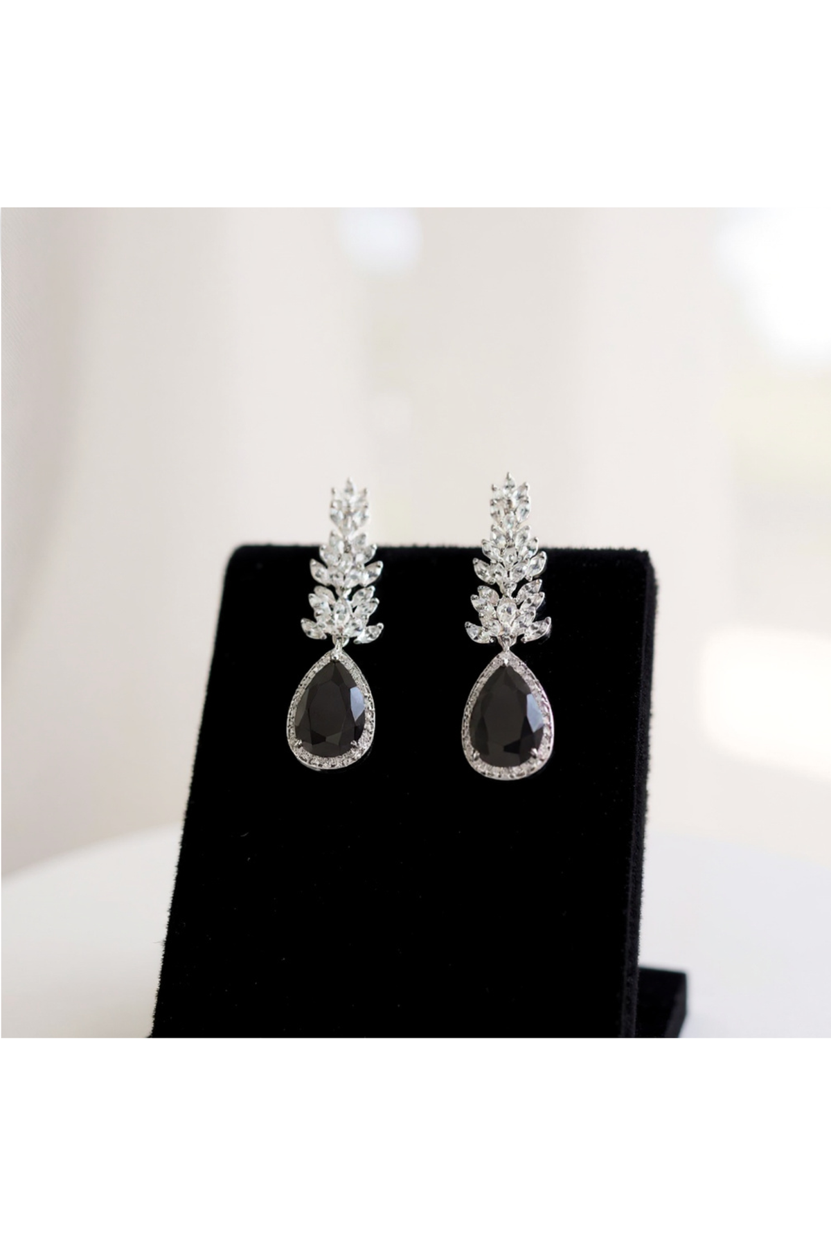 CHLOE | CUBIC DROP EARRING - Black