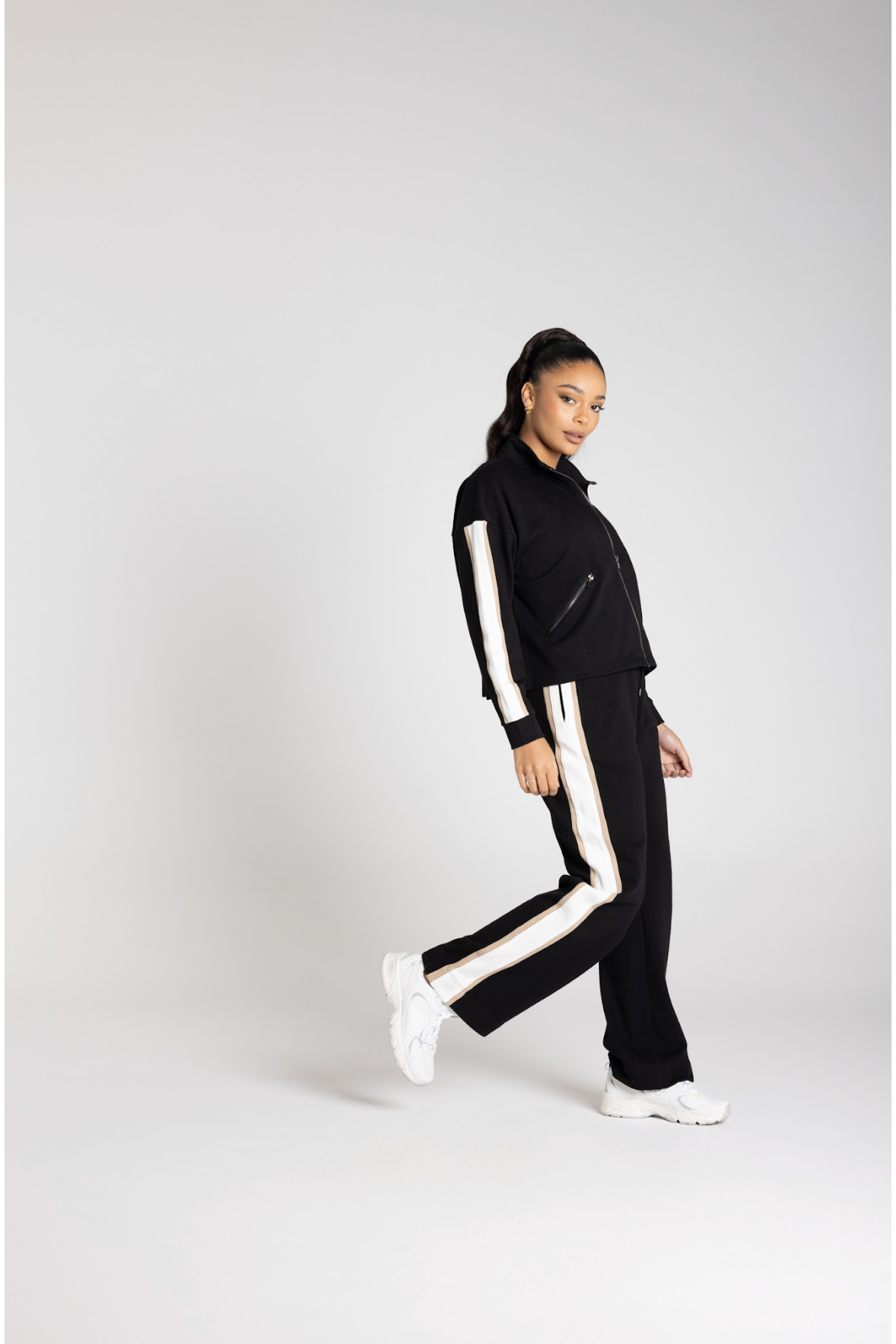 TWO T'S | CONTRAST STRIPE PANT