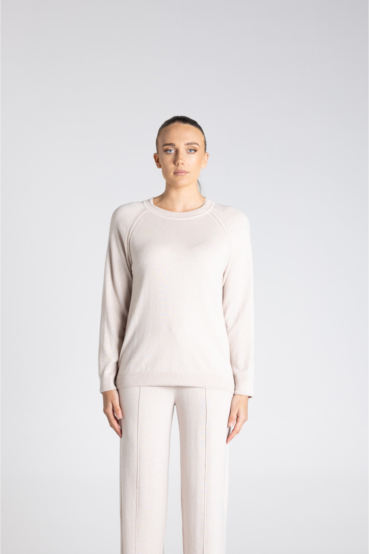 TWO T'S | CREW NECK SWEATER