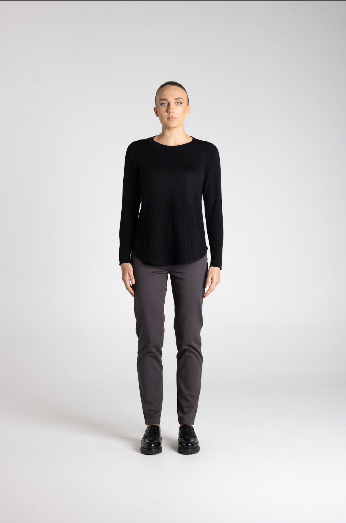 TWO T'S | MERINO SCOOP SWEATER - BLACK