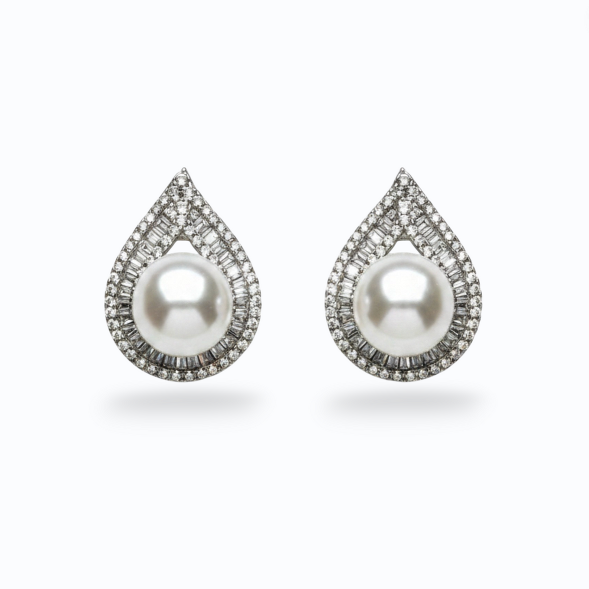OPHELIA | CUBIC PEARL STUD