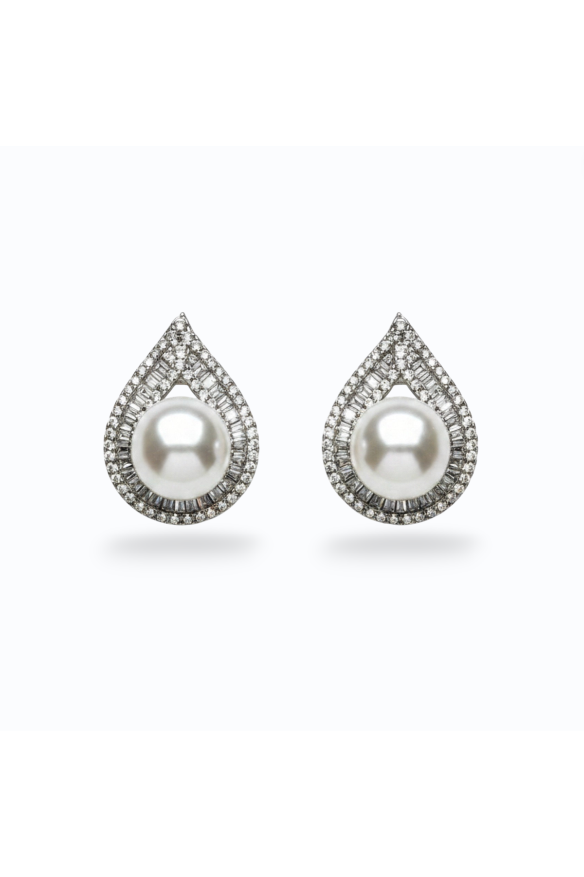 OPHELIA | CUBIC PEARL STUD