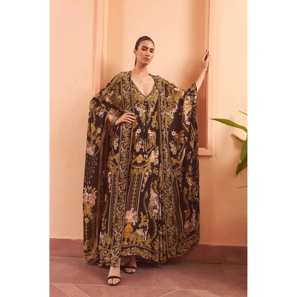 CZARINA | Golden Girl Long Cape
