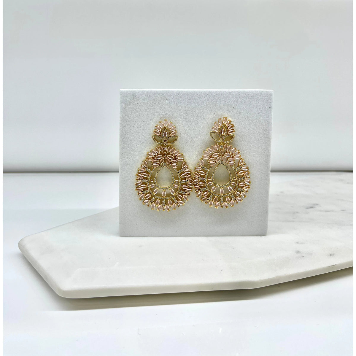 SHANAE | CRYSTAL EARRING - Gold/Pink