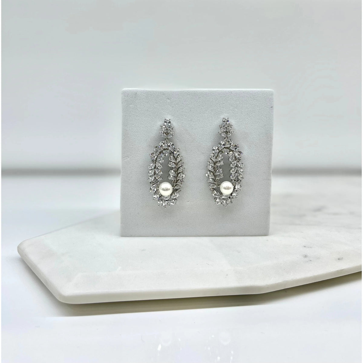 DESTINY | PEARL EARRING - White/Silver
