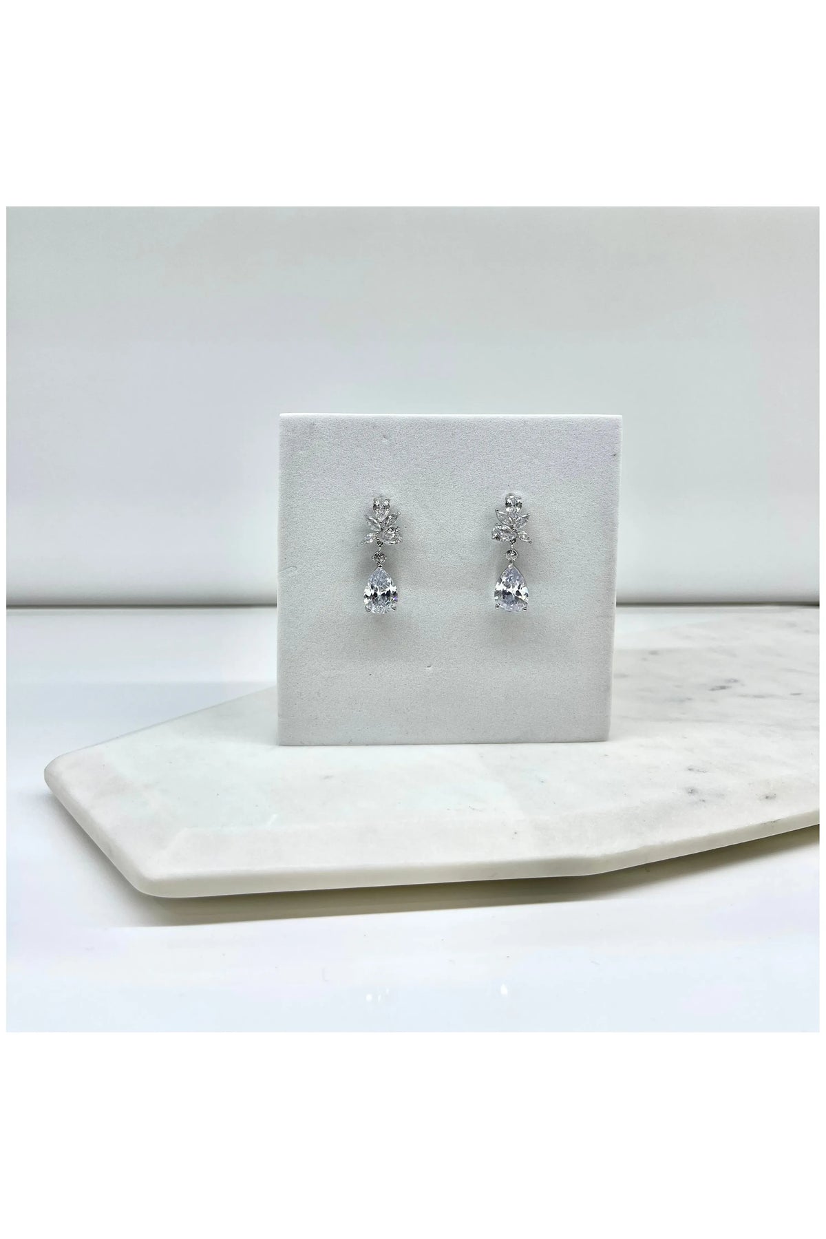 ARIANNA | CUBIC ZIRCONIA DROP EARRING - Silver