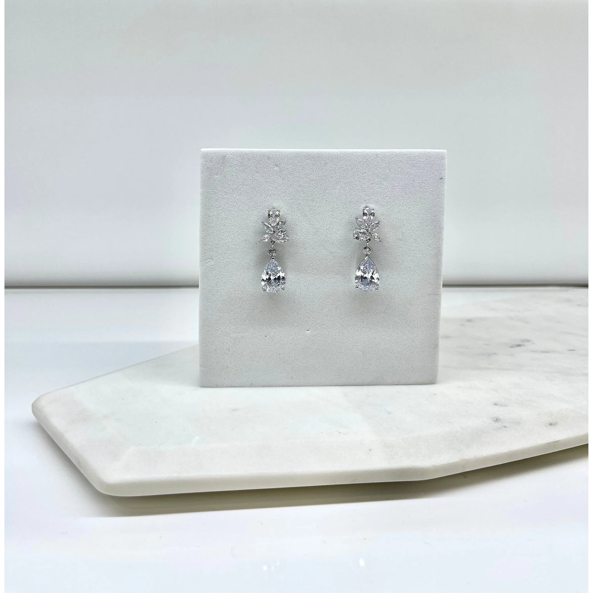 ARIANNA | CUBIC ZIRCONIA DROP EARRING - Silver