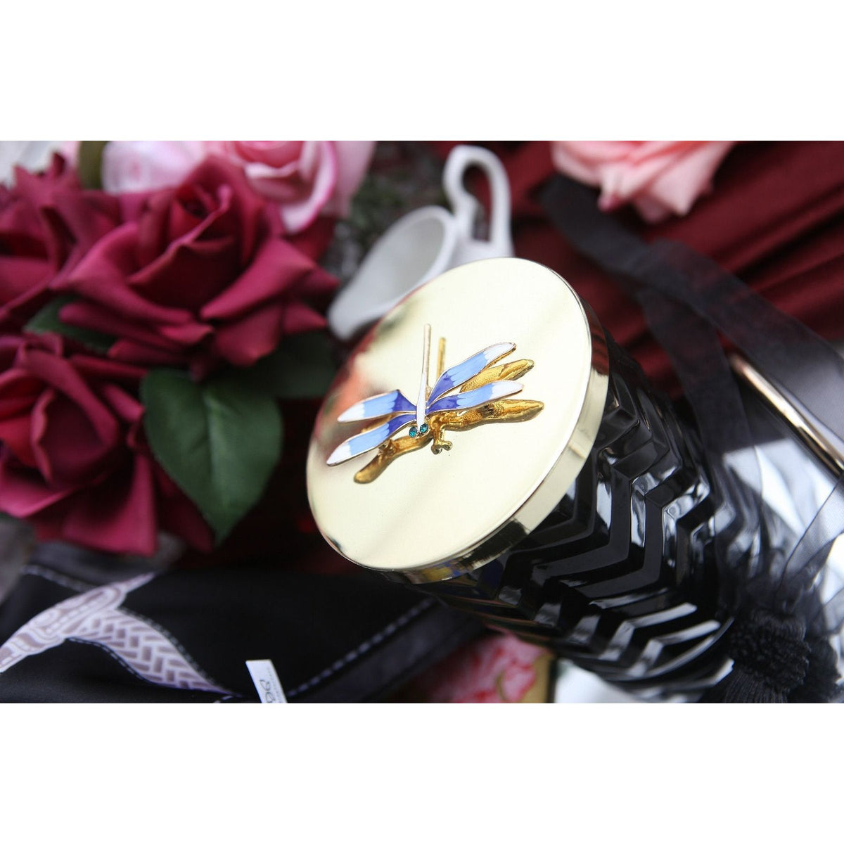 COTE NOIRE |HERRINGBONE CANDLE WITH SCARF EAU DE VIE- NAVY & DRAGONFLY LID