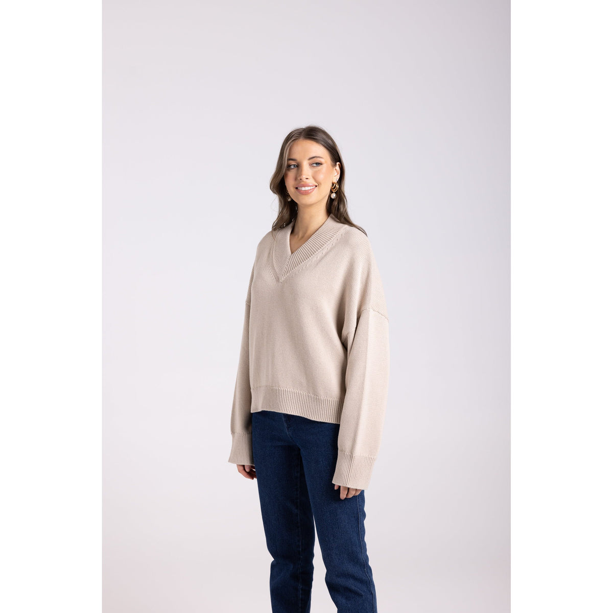 TWO T&#39;s | High V Neck Knit