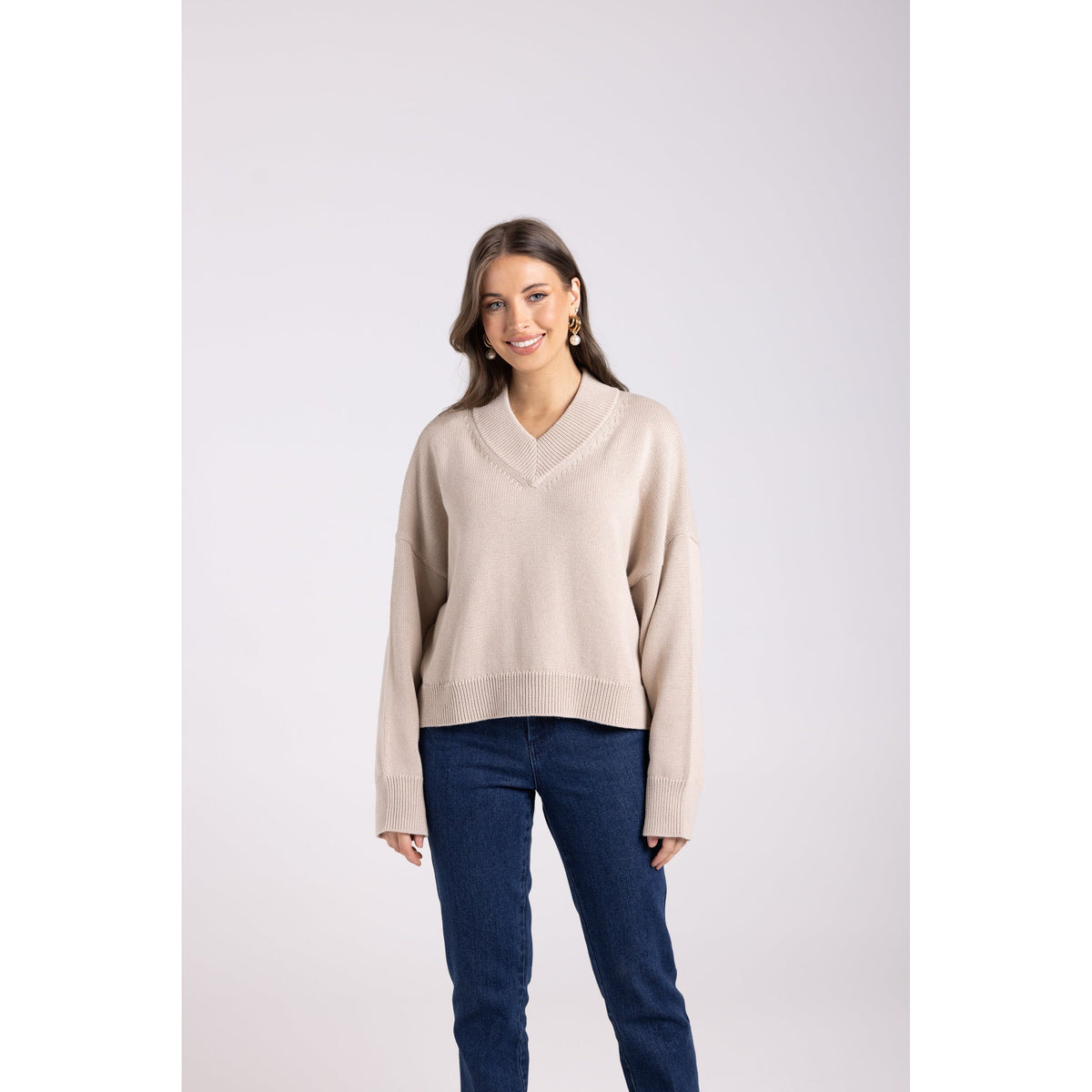 TWO T&#39;s | High V Neck Knit