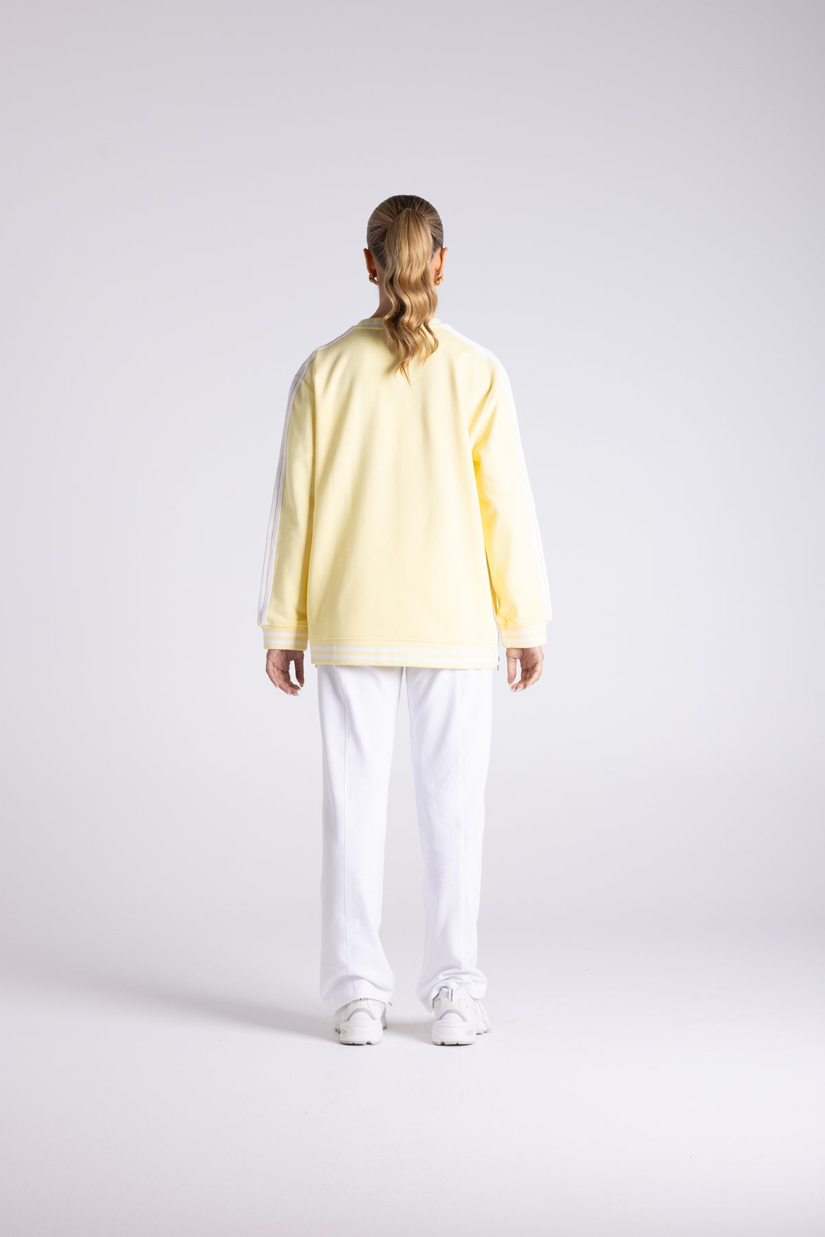 Two T's | Mia Logo Sweat - Yellow