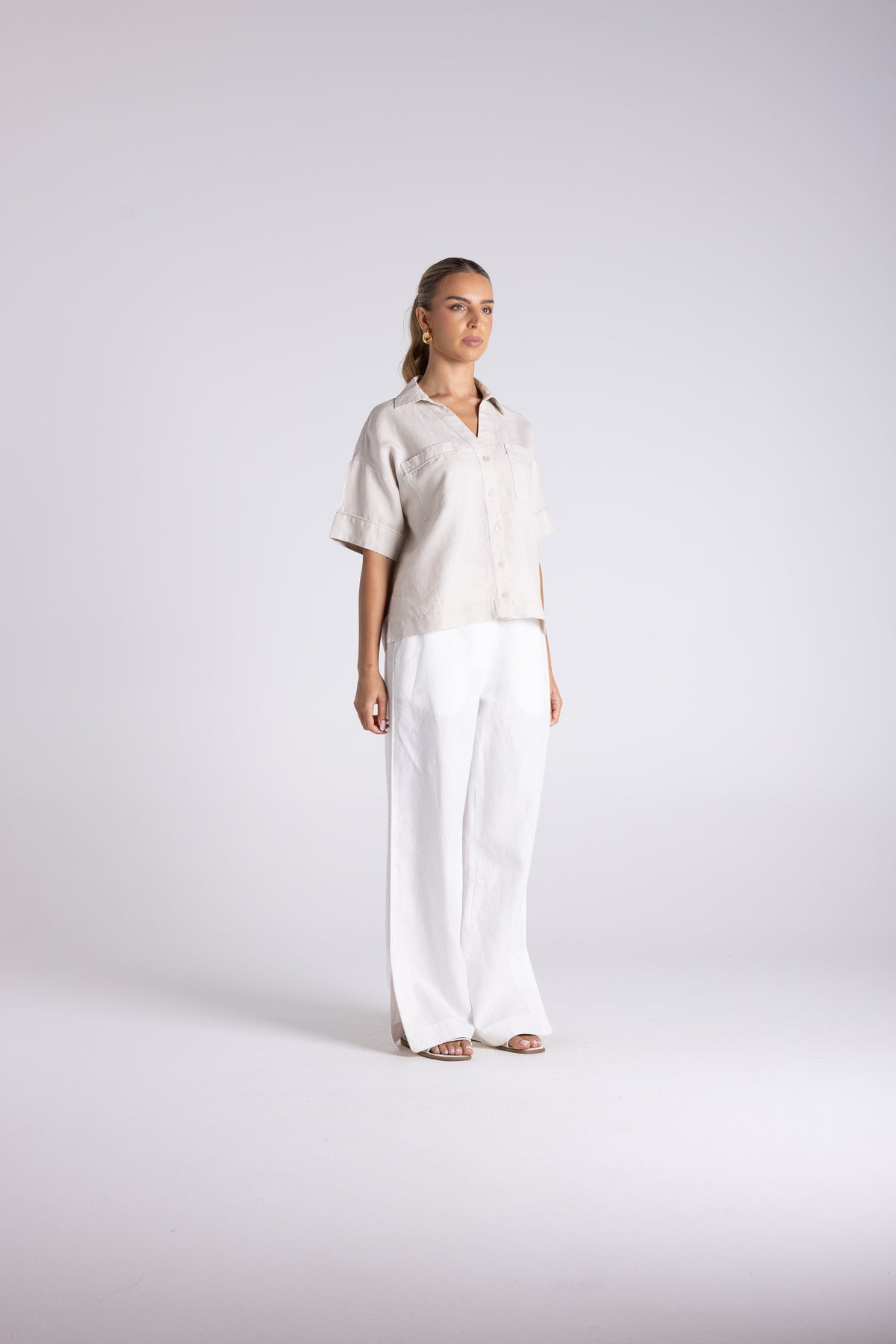 Two T's | Olivia Short Sleeve Shirt - Straw