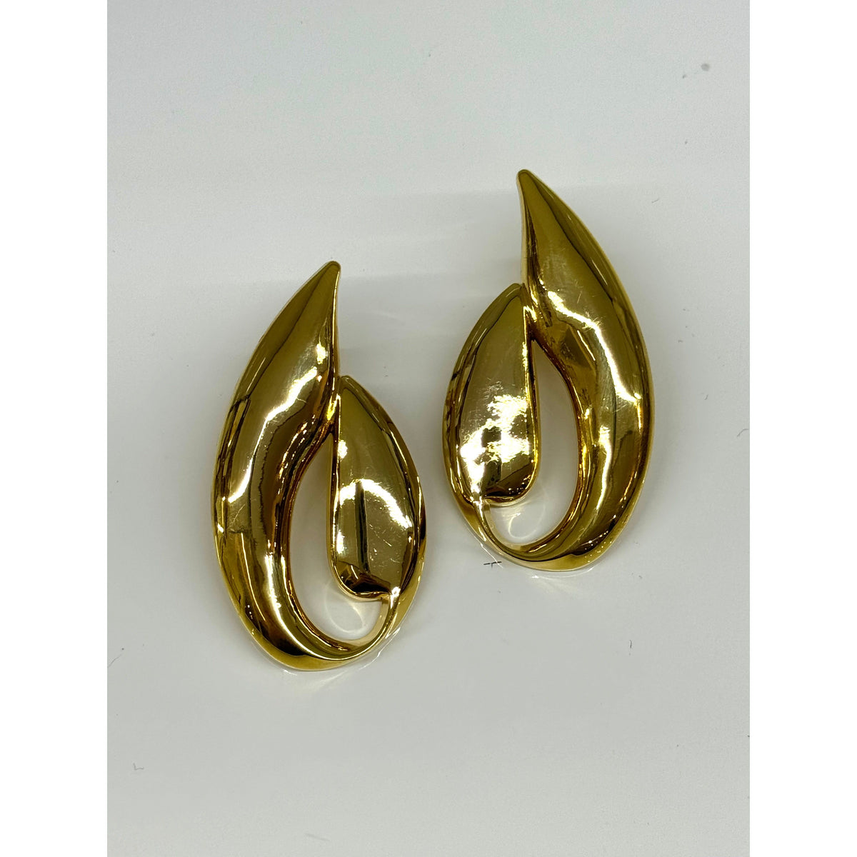 SELENA | GOLD OVERSIZED TEAR DROP EARRING