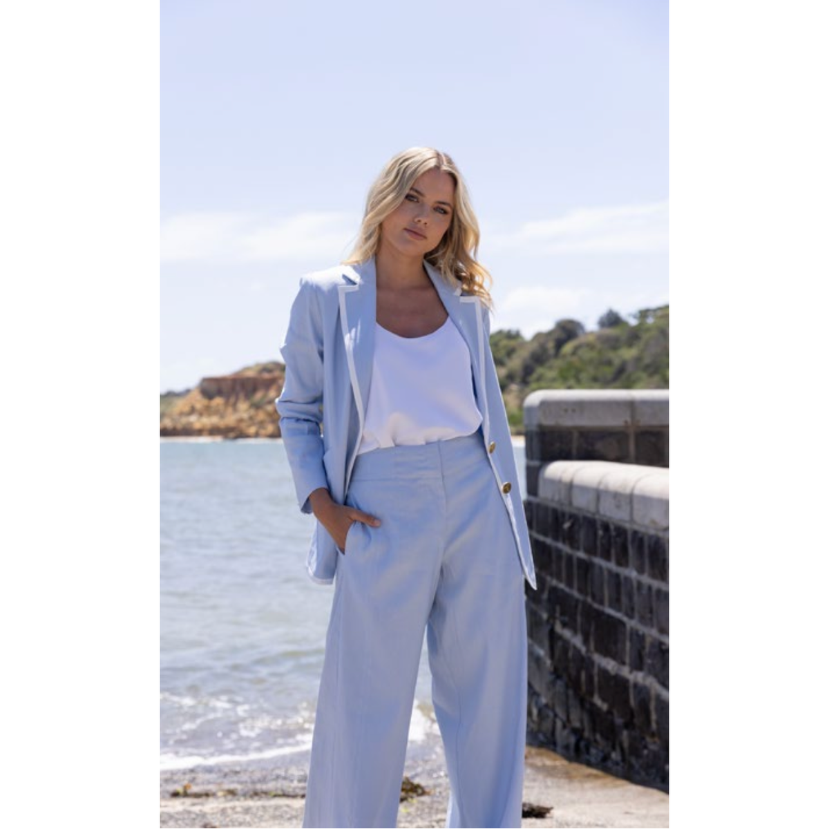 TWO T&#39;s | Linen Blazer - Ice Blue