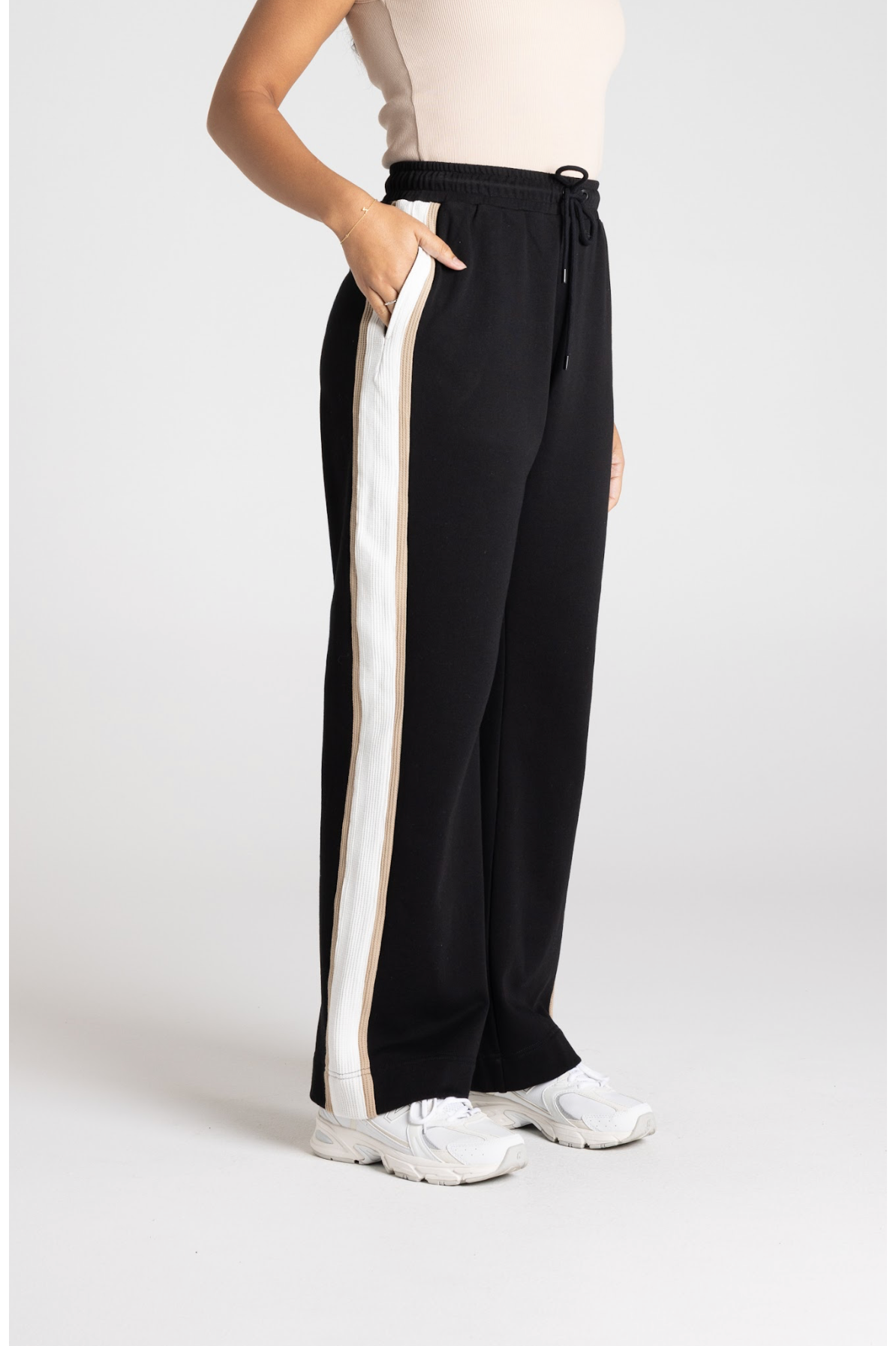 TWO T'S | CONTRAST STRIPE PANT