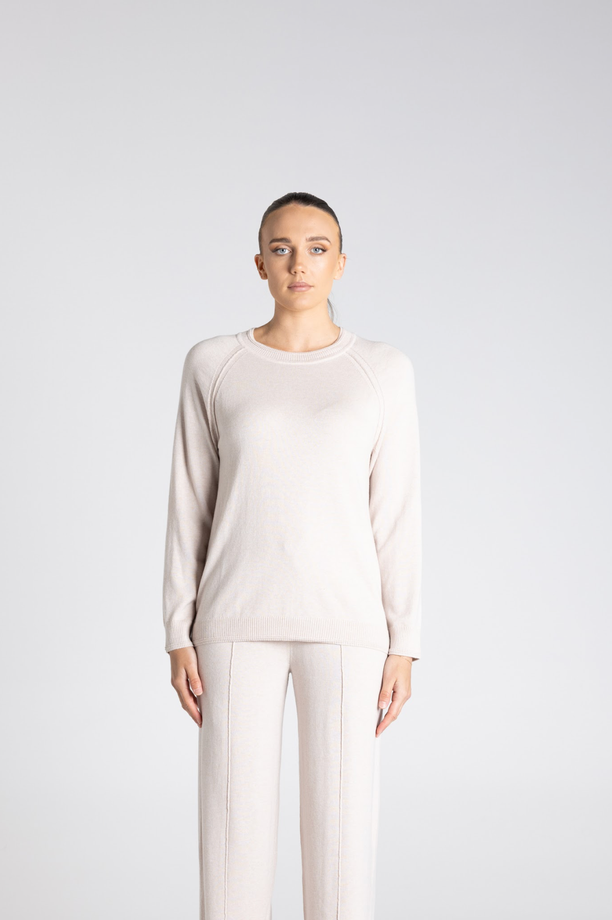 TWO T'S | CREW NECK SWEATER