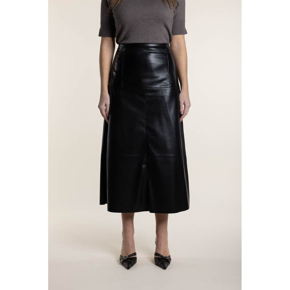 TWO Ts | Faux Leather Skirt
