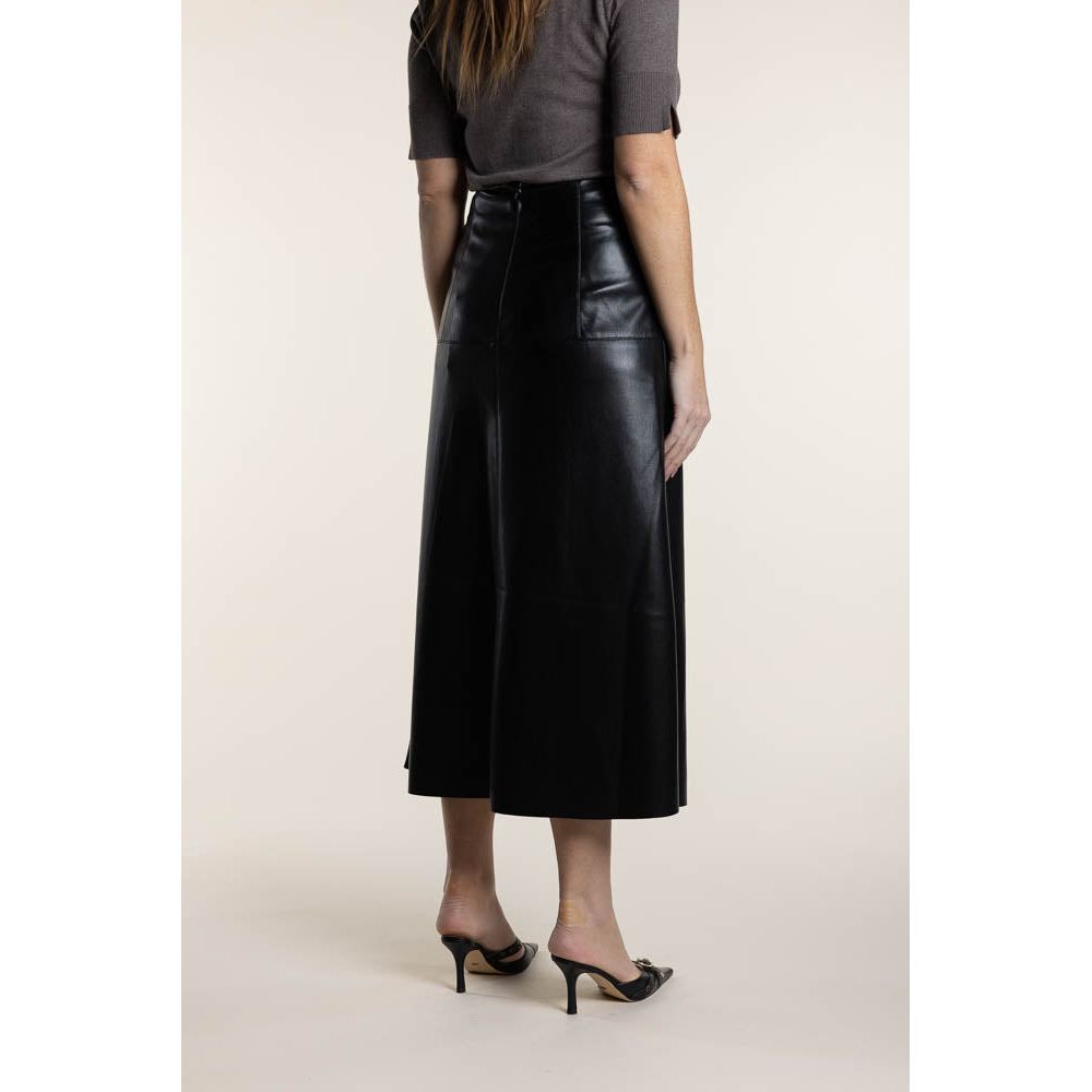 TWO Ts | Faux Leather Skirt