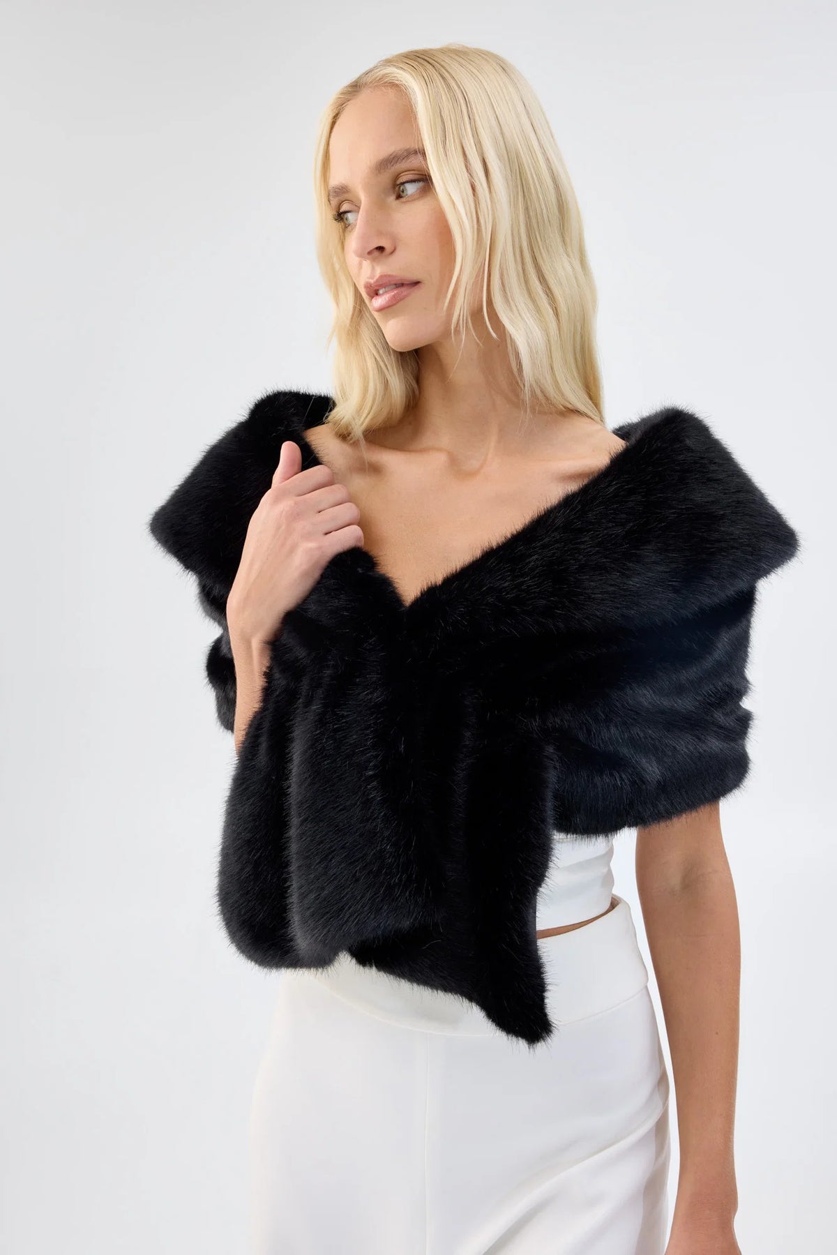 UNREAL FUR | Champagne Wrap - Black