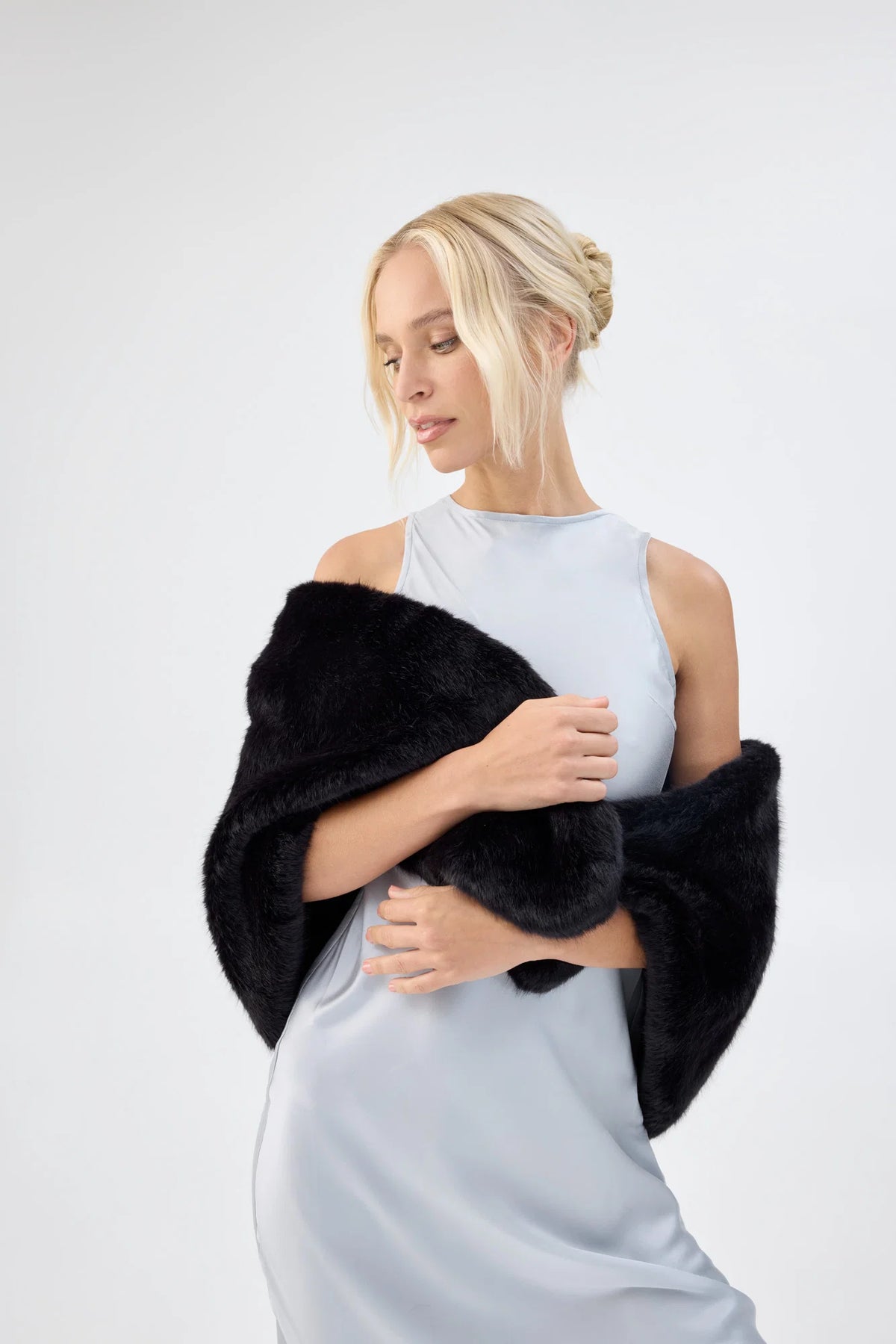 UNREAL FUR | Champagne Wrap - Black