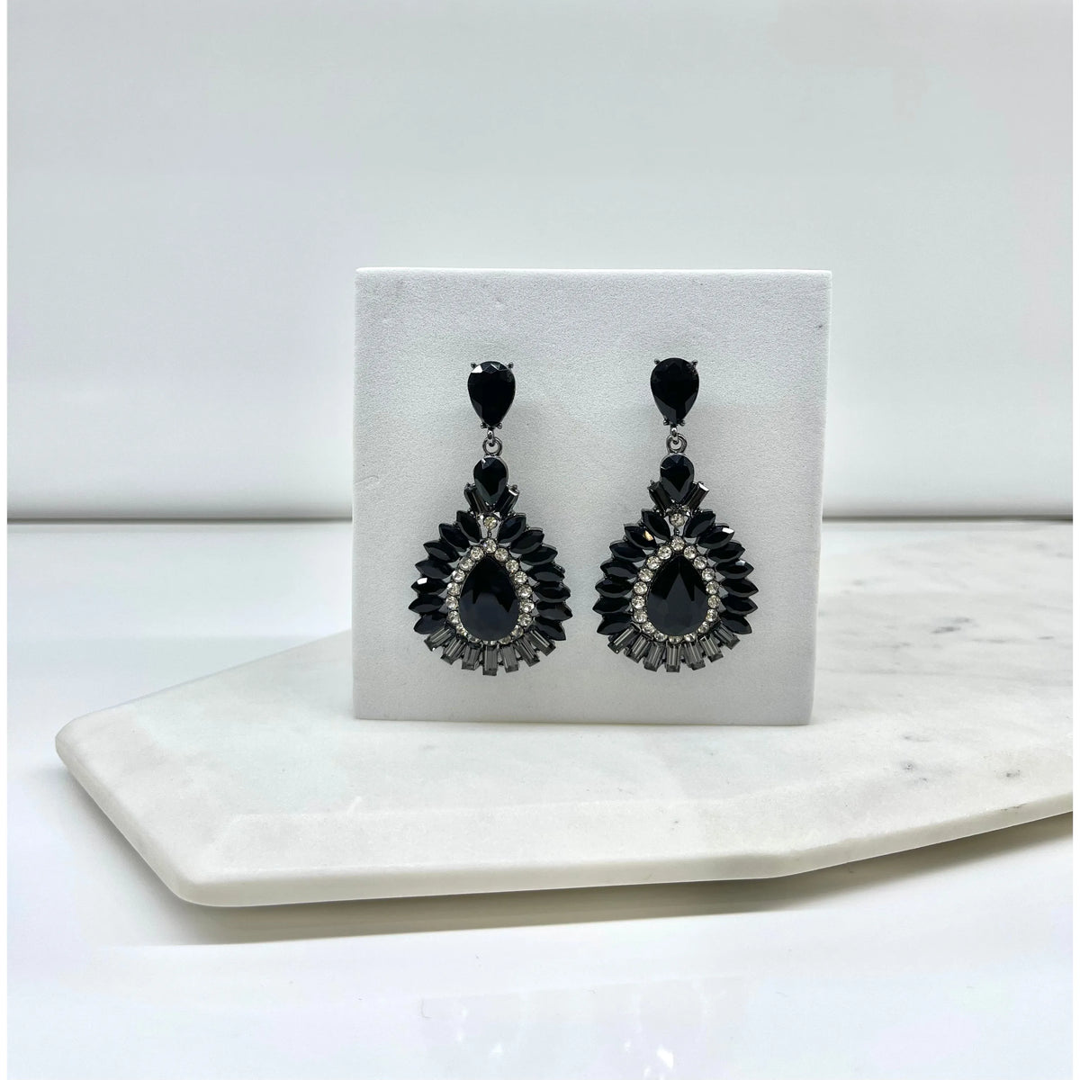 VIVIANNE | Black Crystal Earring