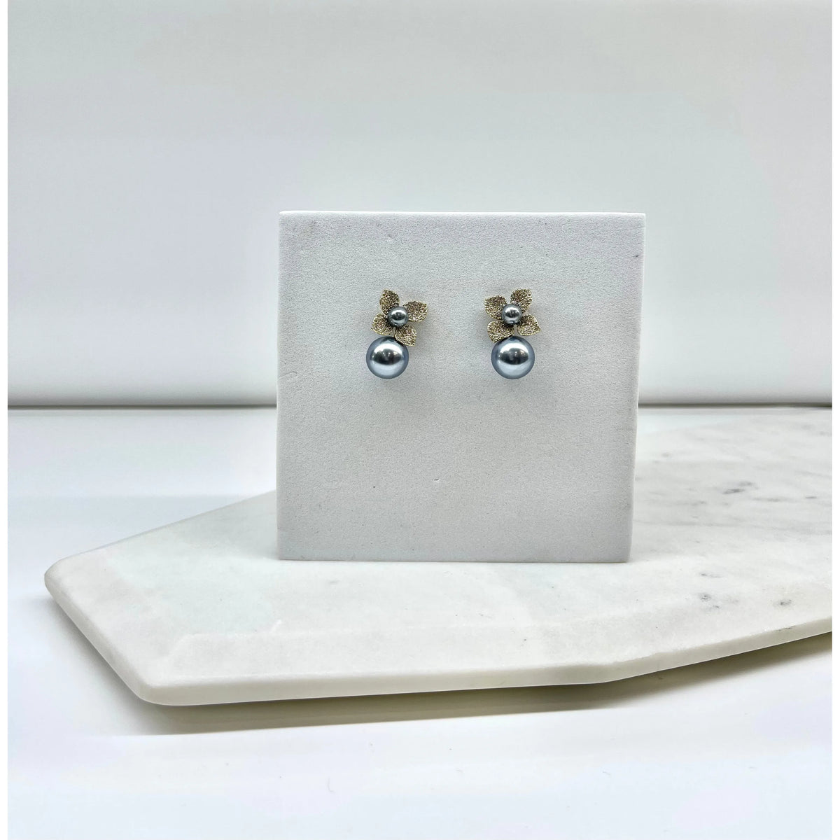 TAYLOR | Smokey Blue Pearl Crystal Earring